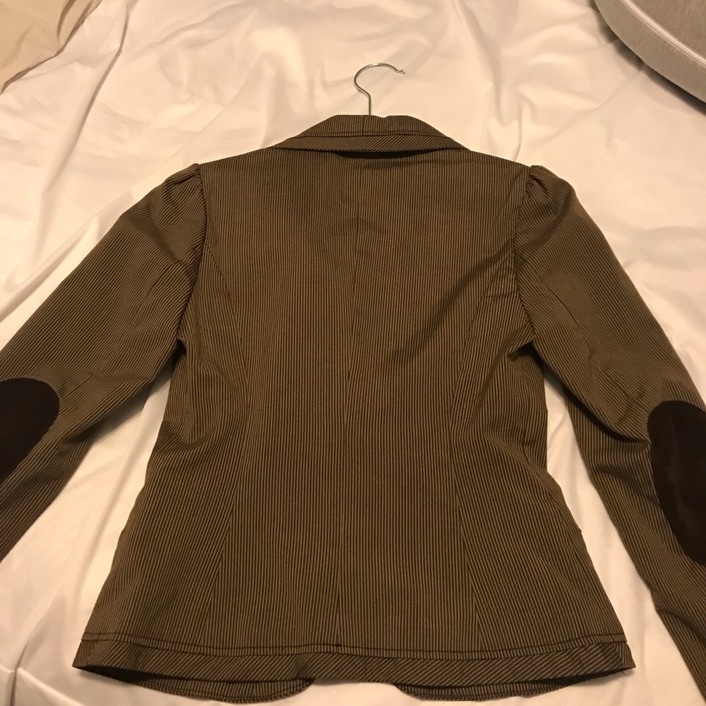 Blazer - Picture 3 of 3
